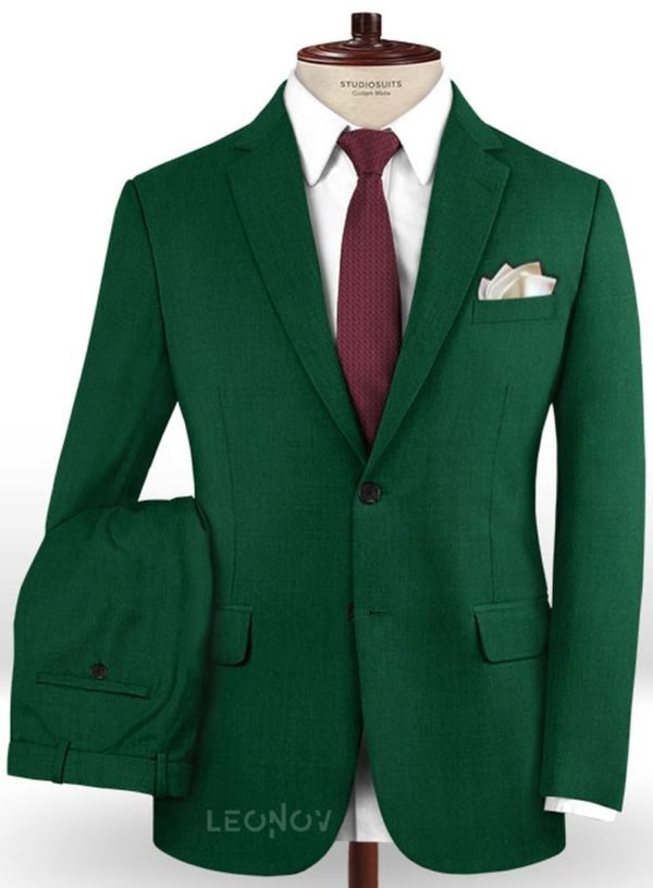 Зеленый костюм из шерсти